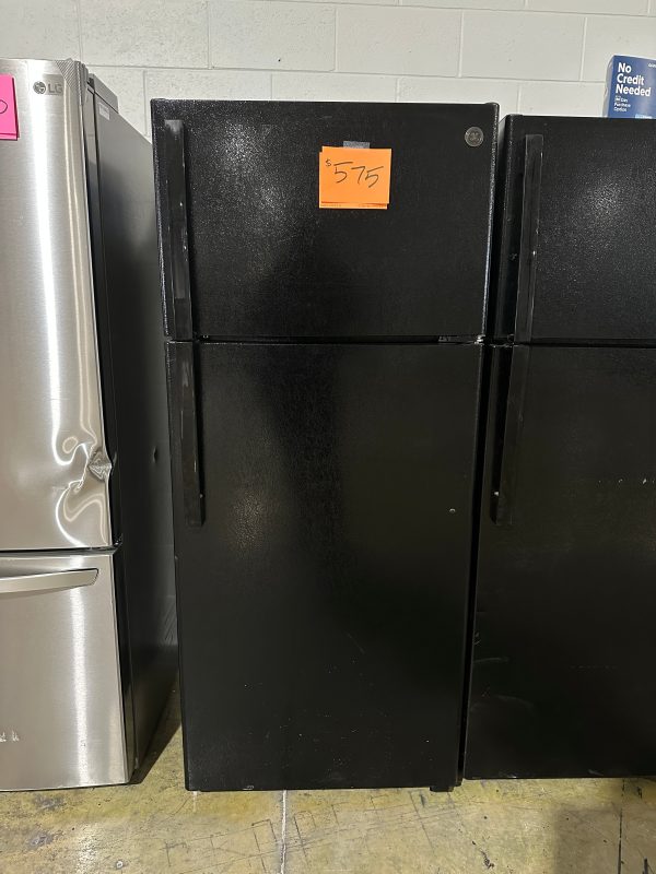 TOP FREEZER GE REFRIGERATOR - REF12042S GIE18GTNRBB Sale